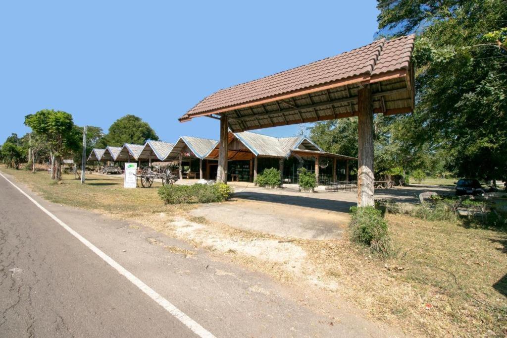 โอโย 75374 บ้านรักไม้ กาญจนบุรี ภายนอก รูปภาพ